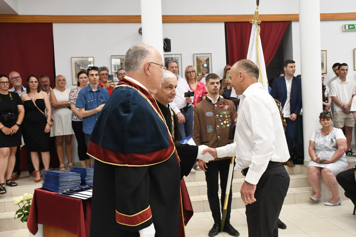 2026-06-26_diplomaoszto_06.jpg